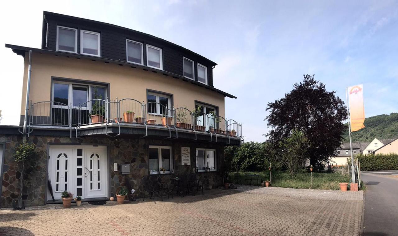 Residenz Moselzauber - Ferienwohnungen Mit Pool Landschaft Ernst Eksteriør billede